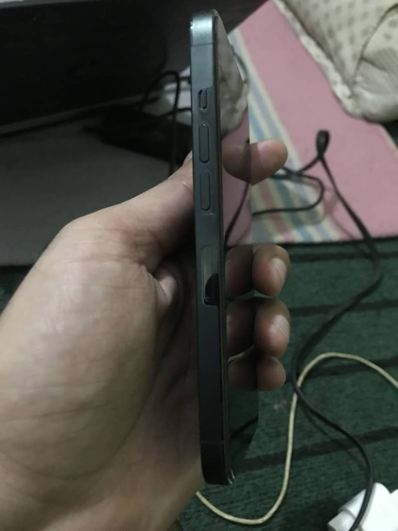 Apple iPhone 13 Pro 2