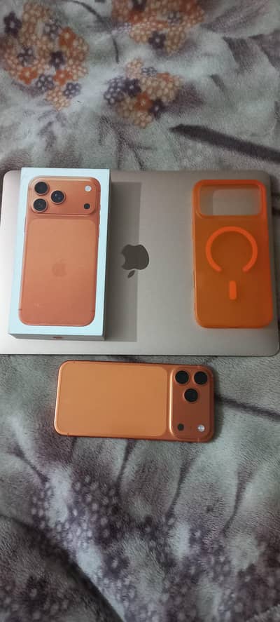 iphone 17 Pro max with Box 10/10