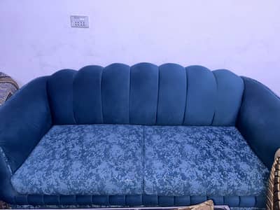 Totally new sofa set one month pahly buy kiya h