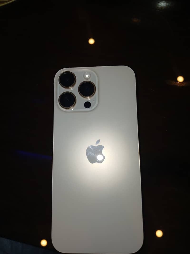 Apple iPhone 16 Pro Max 2