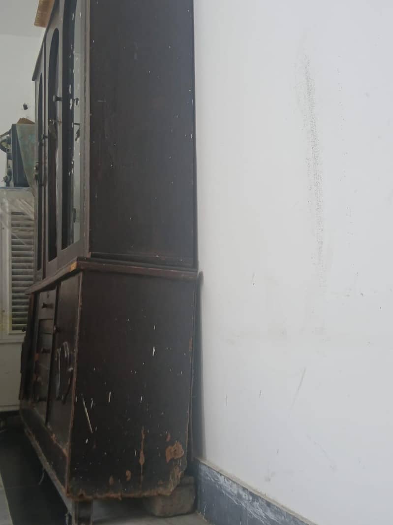 used showcase 0