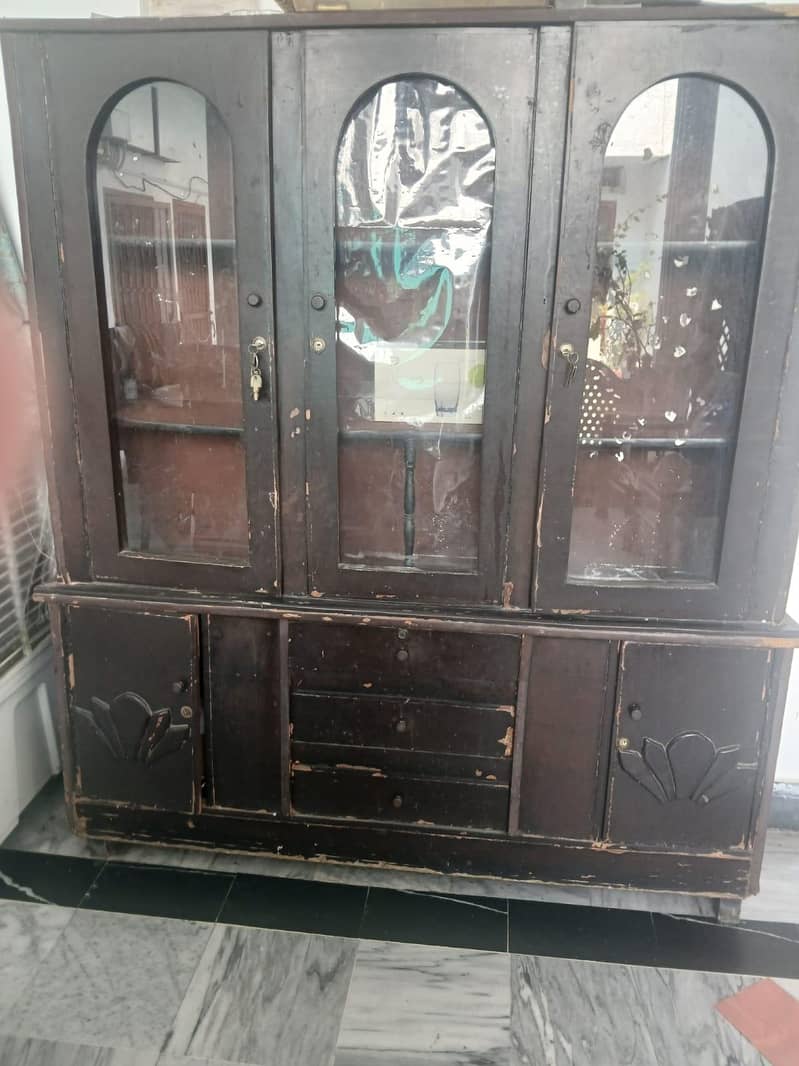 used showcase 3