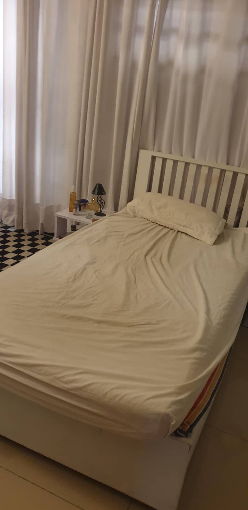 single bed 0