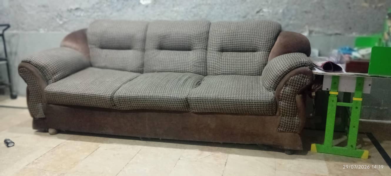 used sofa 0