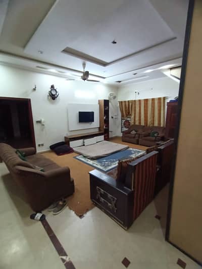 10 Marla lower portion for rent in nasheman Iqbal phase 2