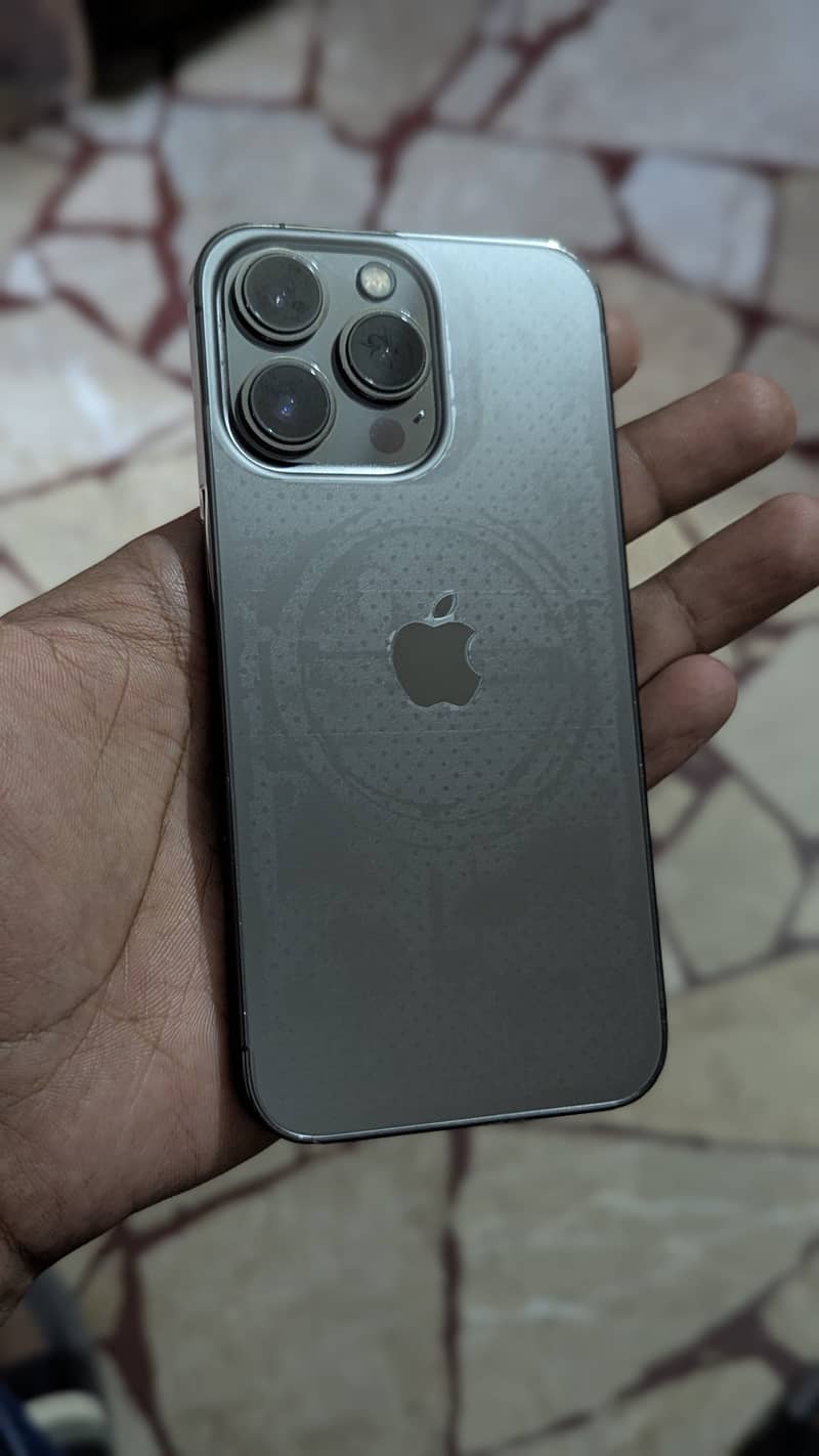 Apple iPhone 13 Pro 1