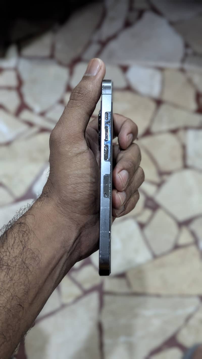 Apple iPhone 13 Pro 2