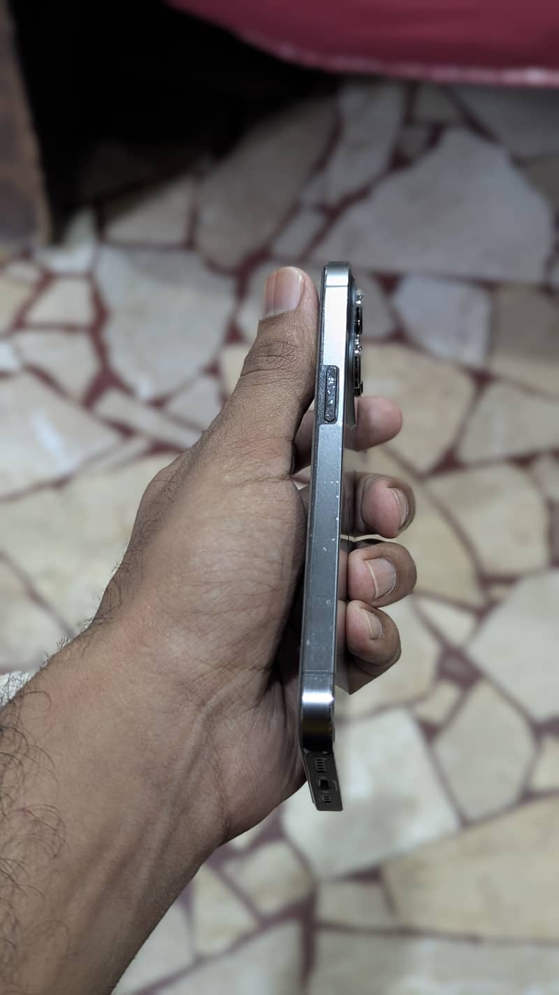 Apple iPhone 13 Pro 4
