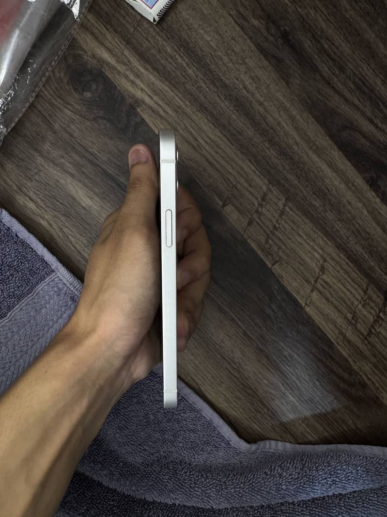 Apple iPhone 12 3