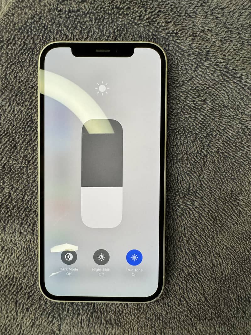 Apple iPhone 12 6
