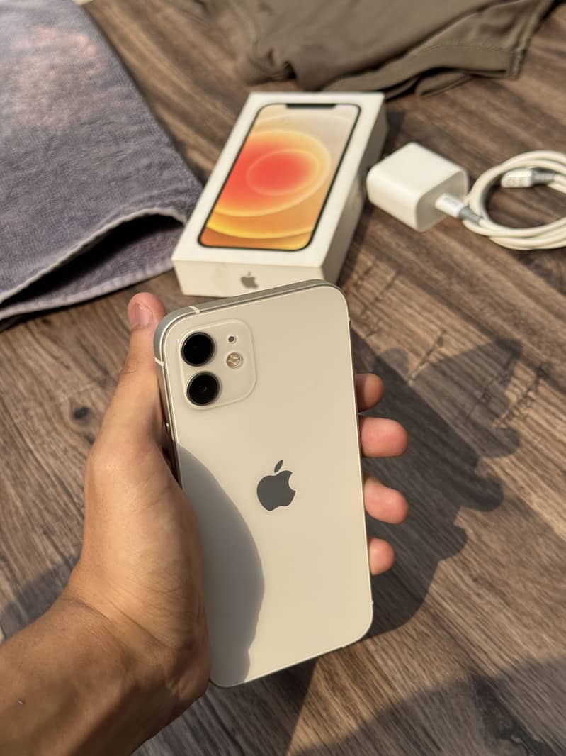 Apple iPhone 12 11