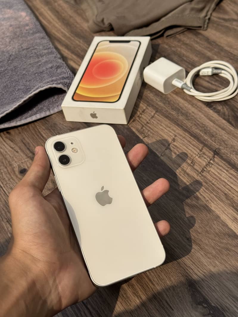 Apple iPhone 12 12