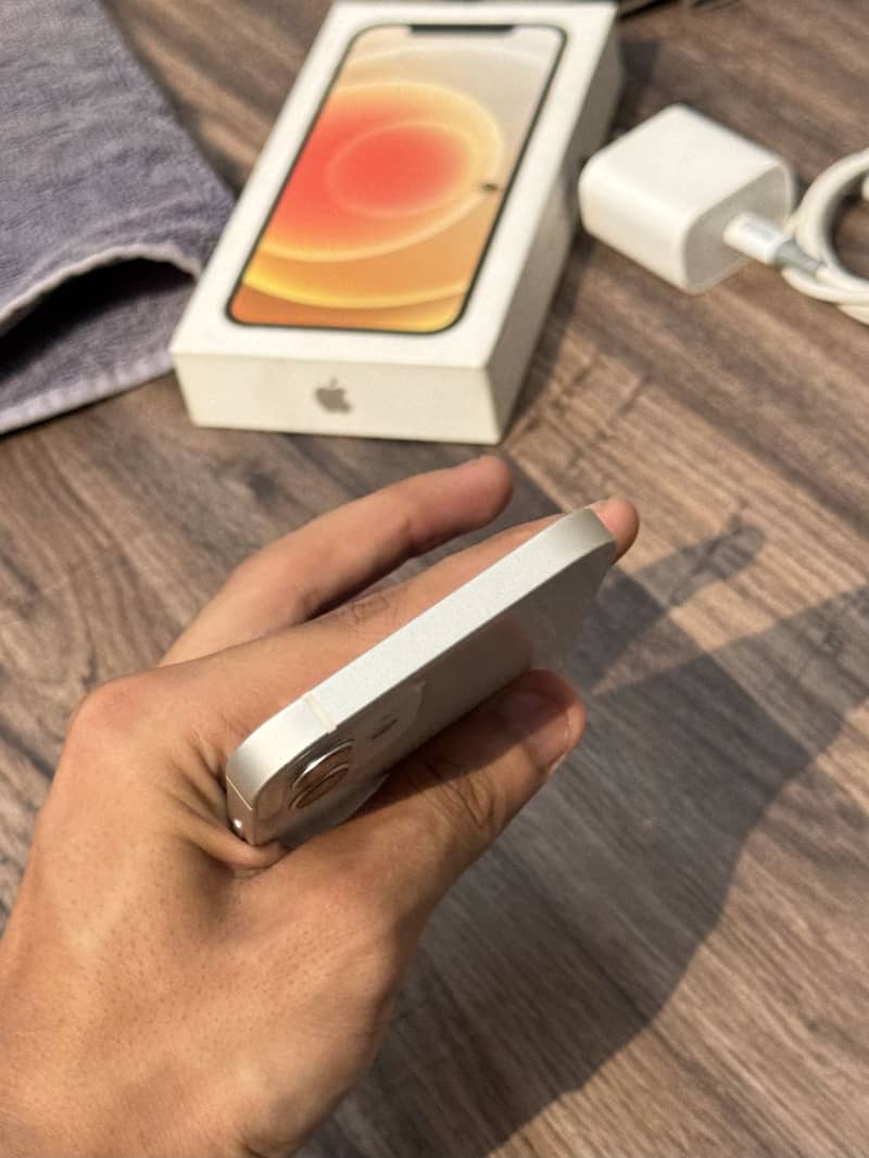 Apple iPhone 12 15