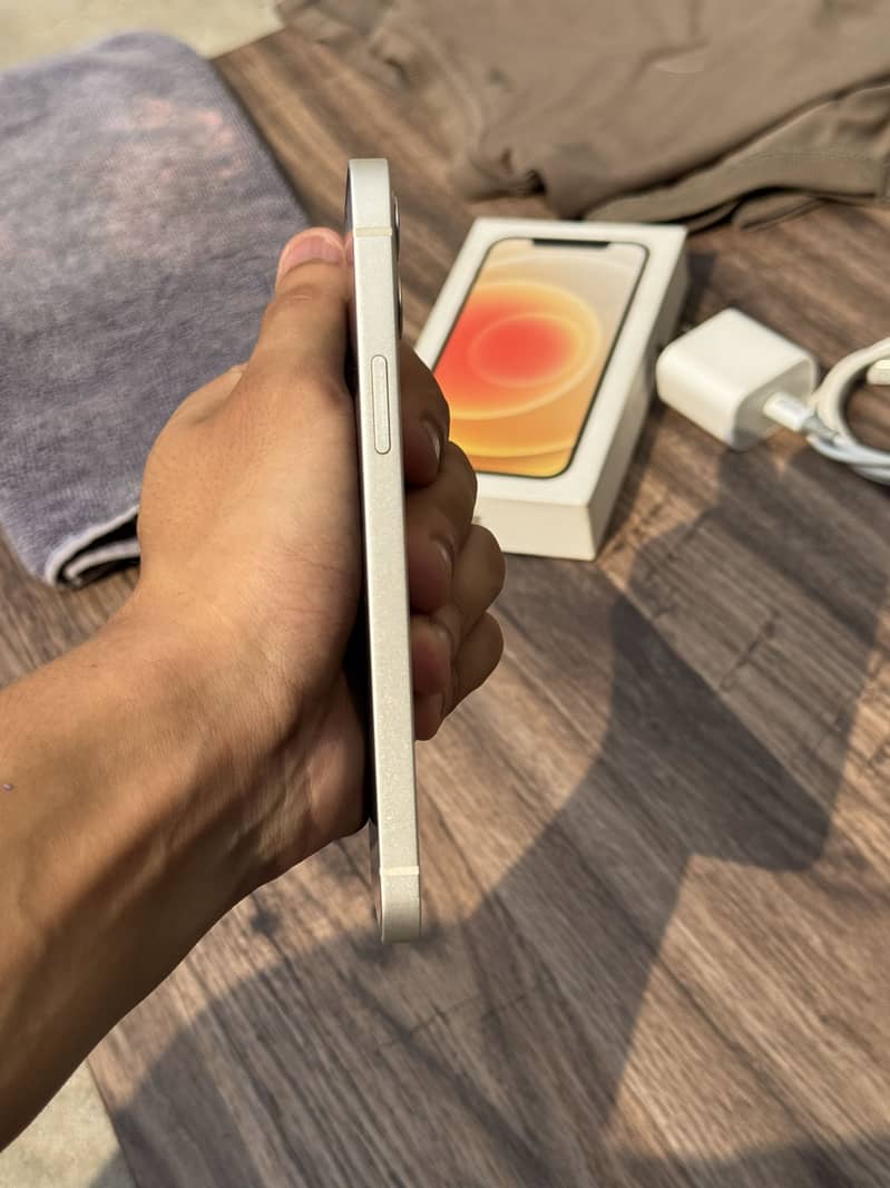 Apple iPhone 12 16