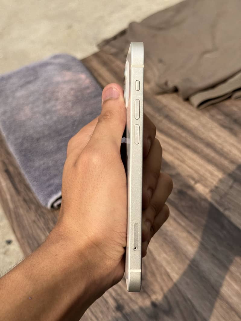 Apple iPhone 12 18