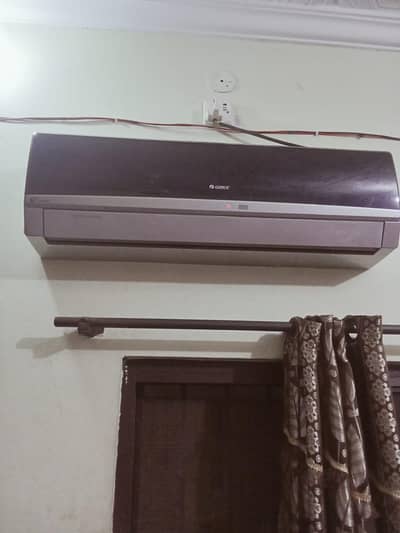 Gree inverter ac urgent sale 0 3 2 1 6 3 3 0 1 7 0