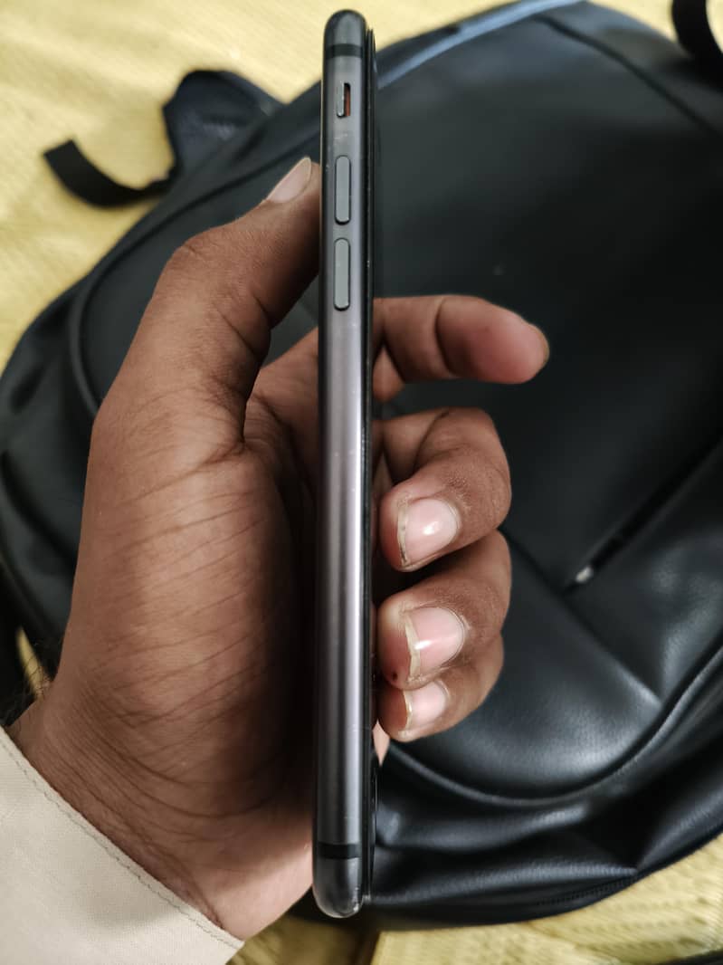 Apple iPhone 8 6