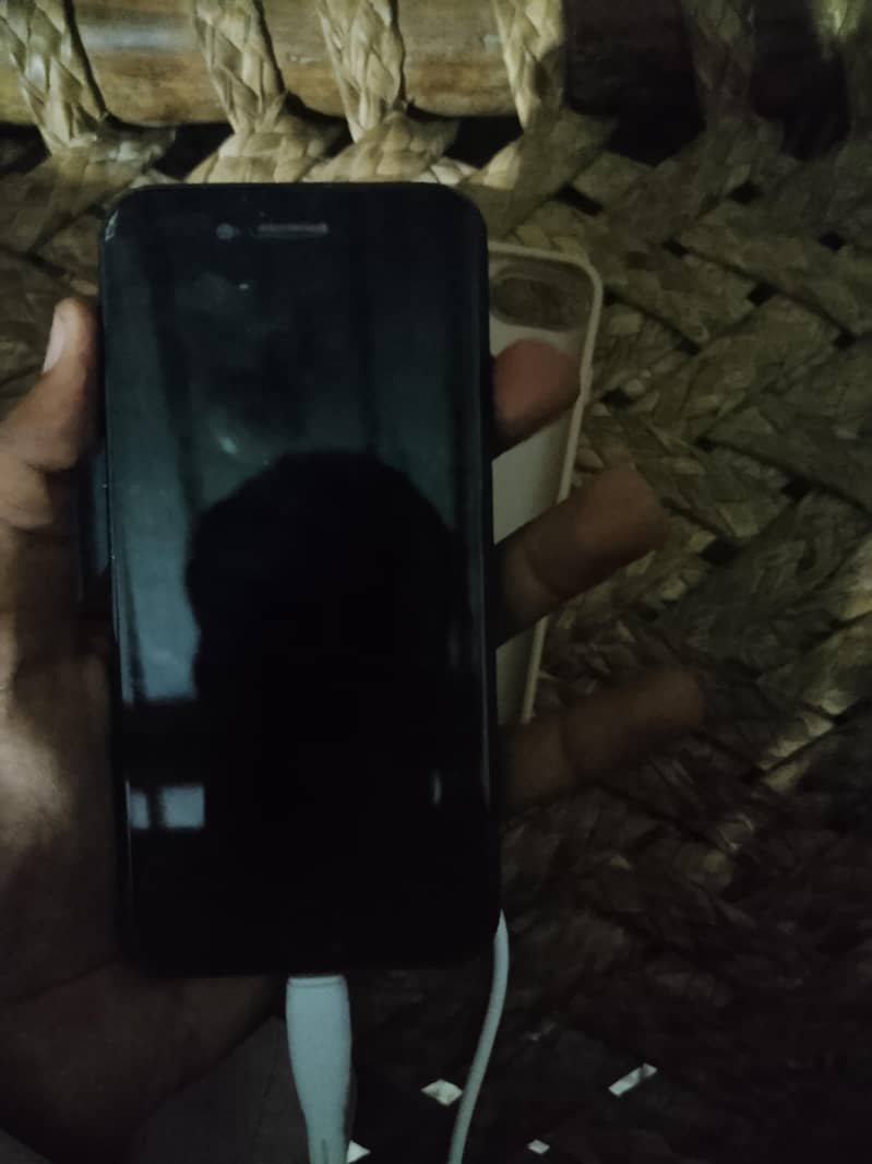 Apple iPhone 7 3