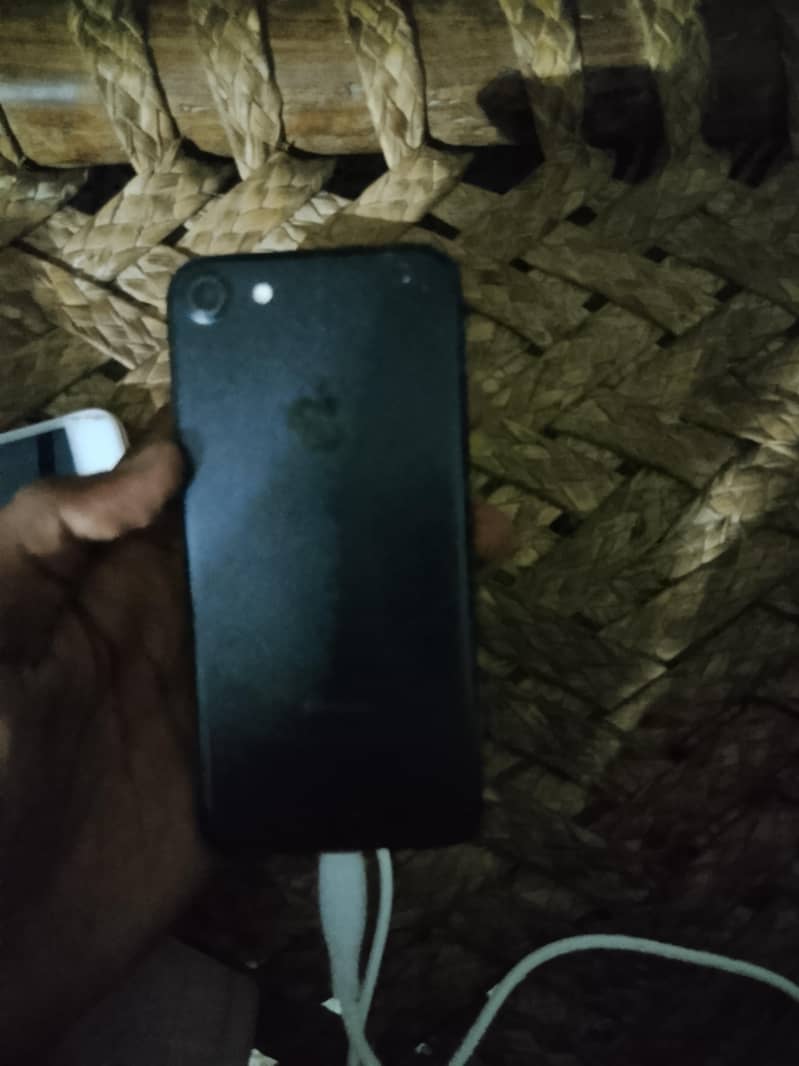 Apple iPhone 7 4