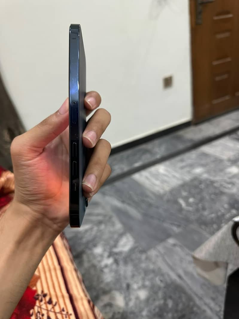 Apple iPhone 12 Pro Max 4