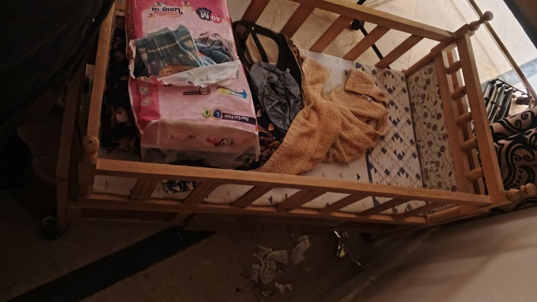 baby cot 1