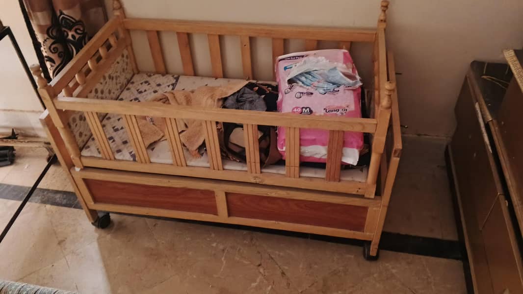 baby cot 2