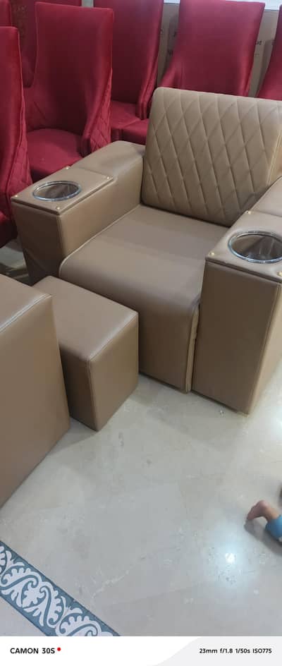 3 Mani Pedi sofa with foot stools