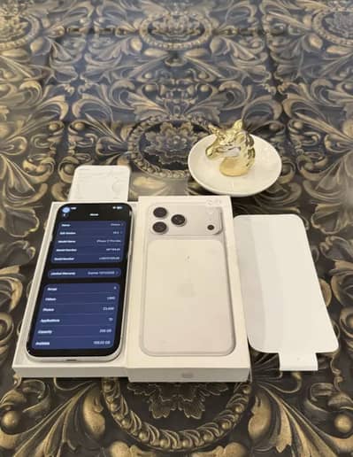 iPhone 17 pro max Factory unlock Non Pta White
