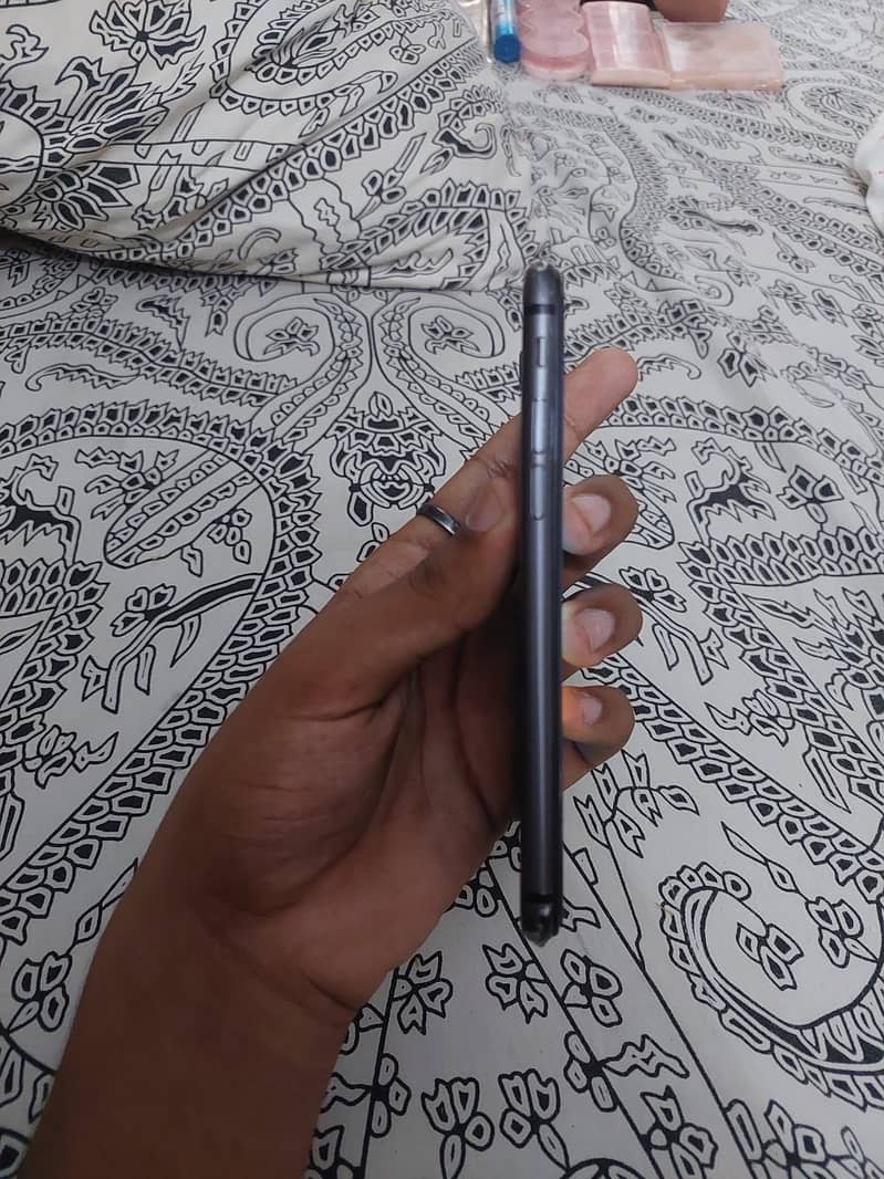 Apple iPhone 8 2