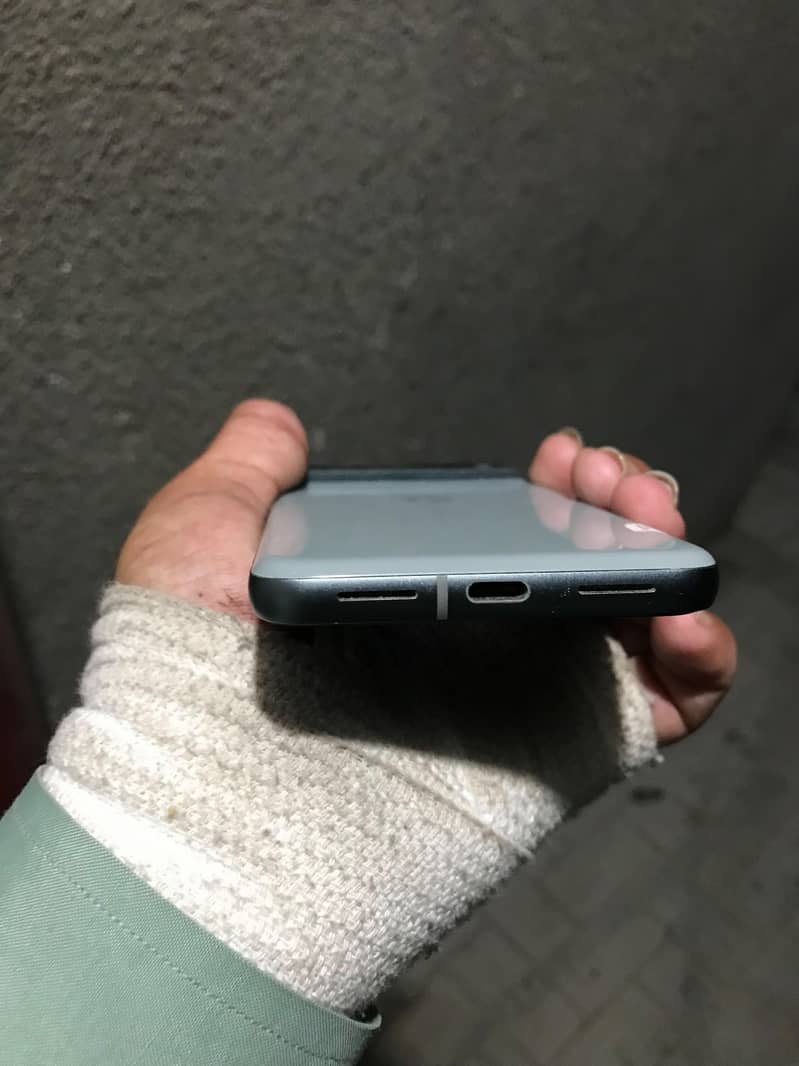 Google Pixel 8 2