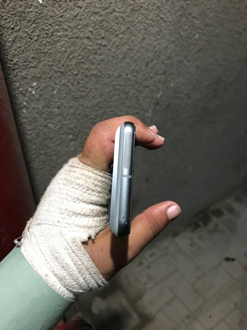 Google Pixel 8 3