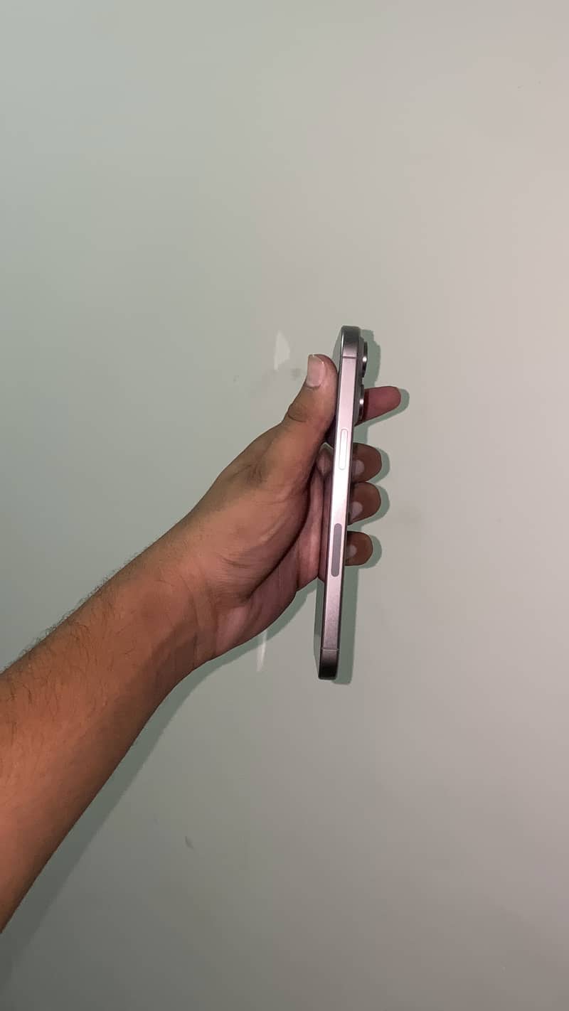 iPhone 15 Pro Max 1