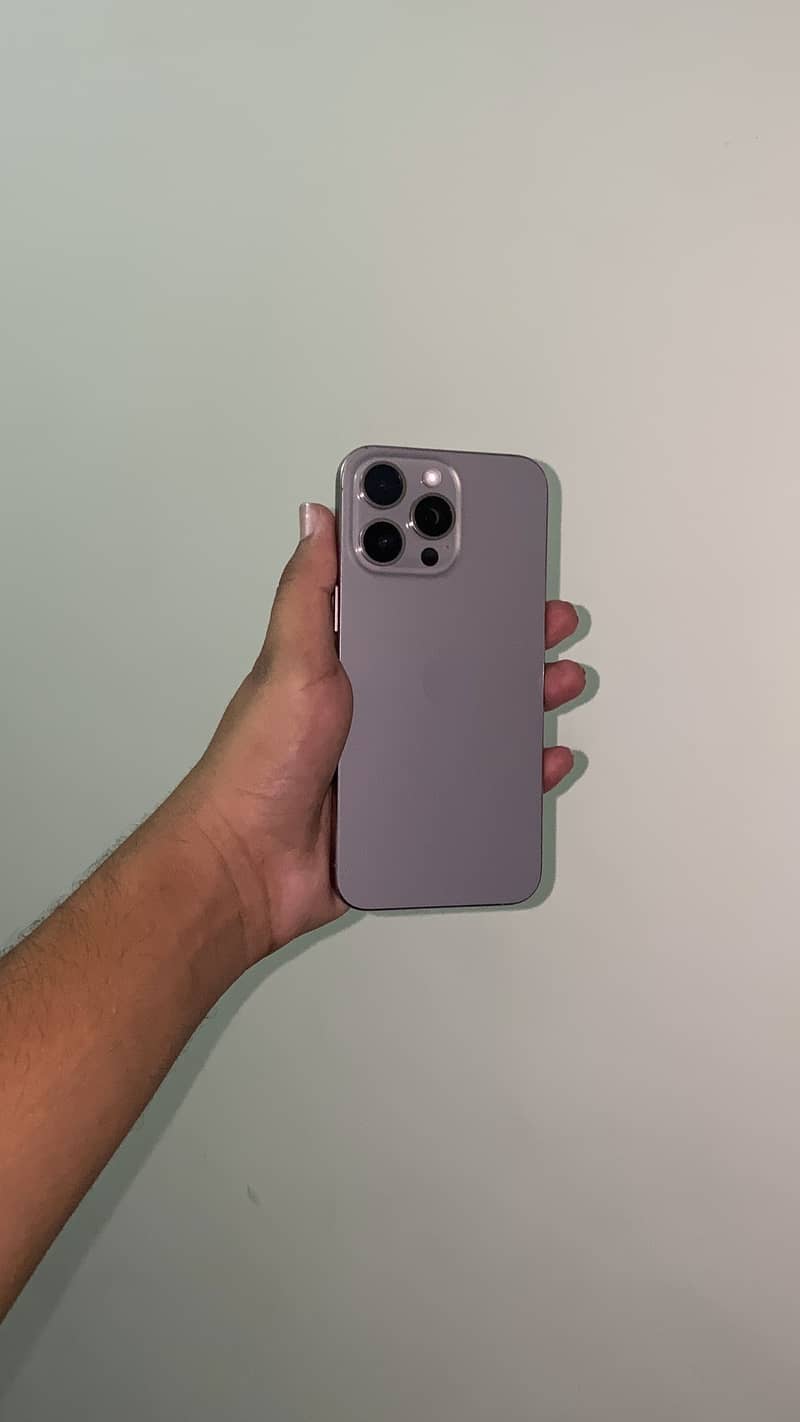 iPhone 15 Pro Max 2