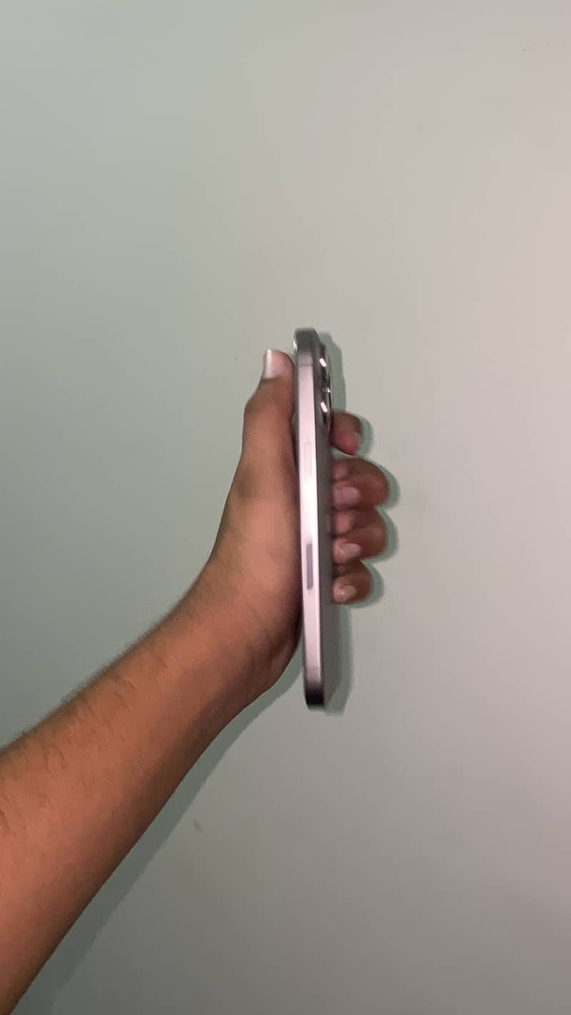 iPhone 15 Pro Max 3