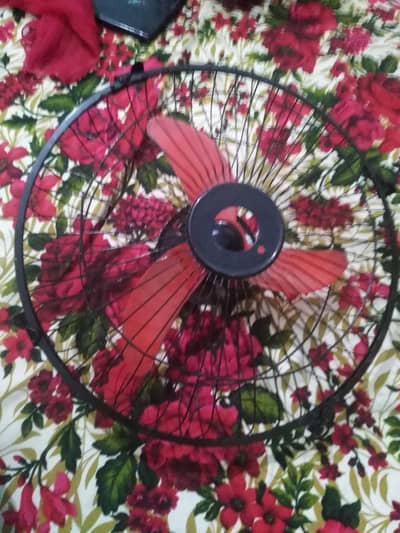 12 volt 14 inch fan. . new condition fast fan speed
