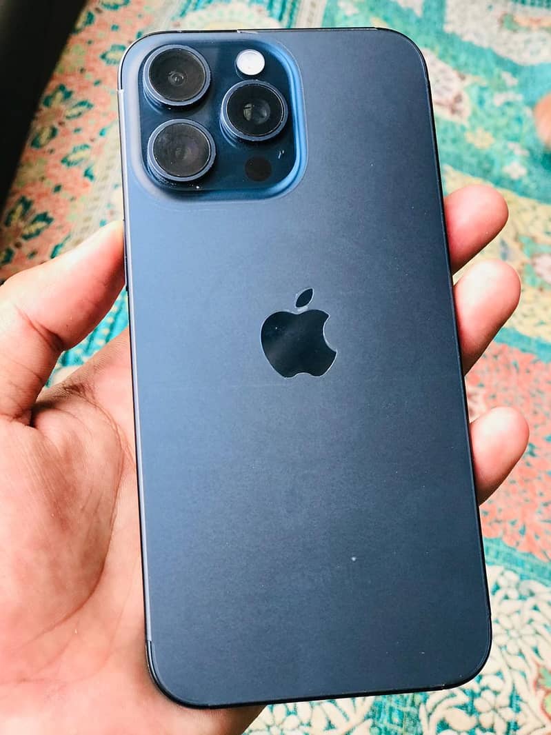 Apple iPhone 15 Pro Max 0