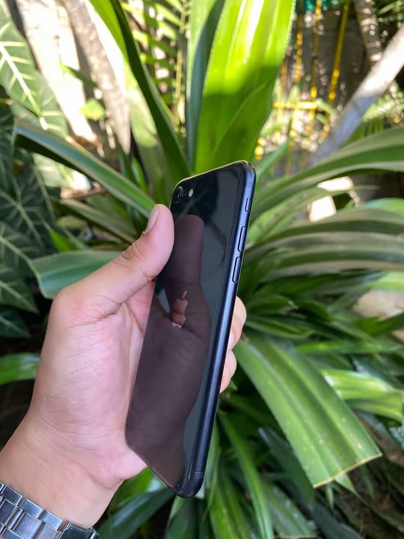 Apple iPhone SE 2