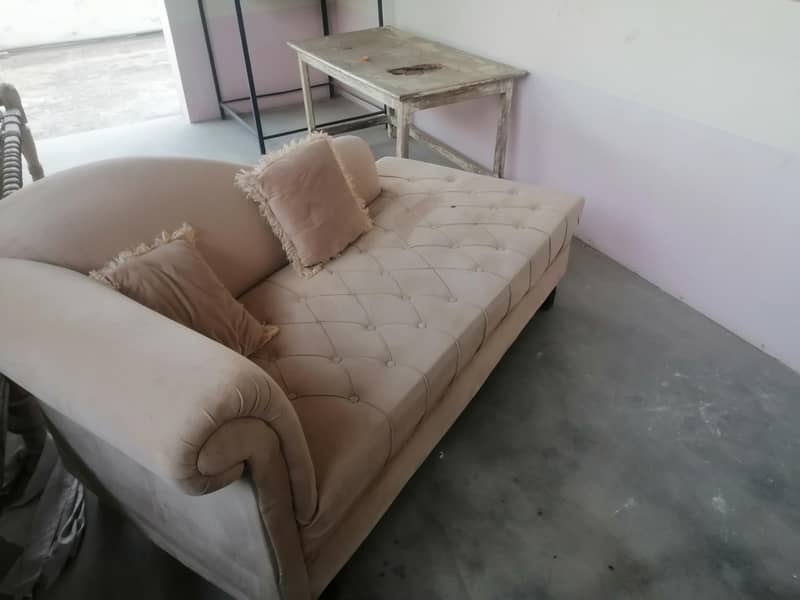 Dewan Sofa 1