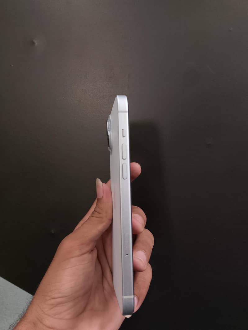 Apple iPhone 15 plus 1