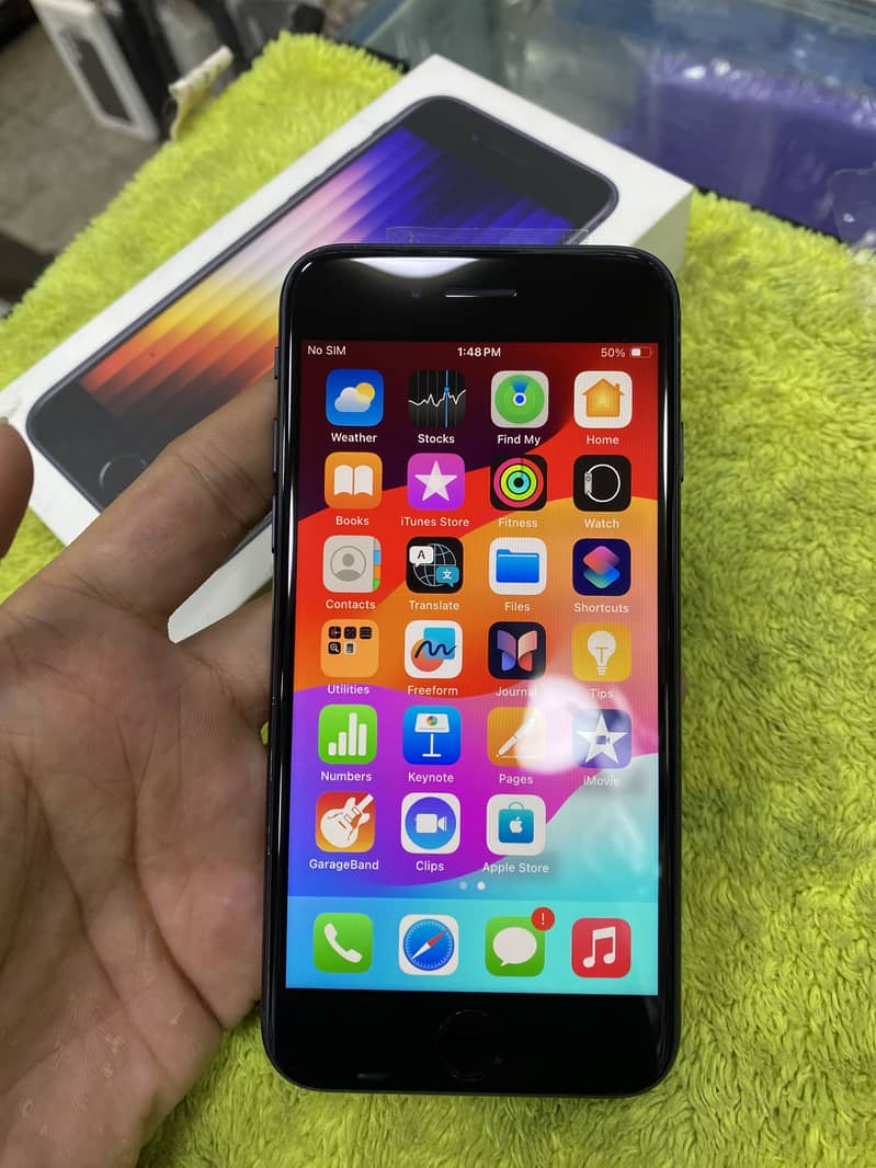 Apple iPhone SE 3