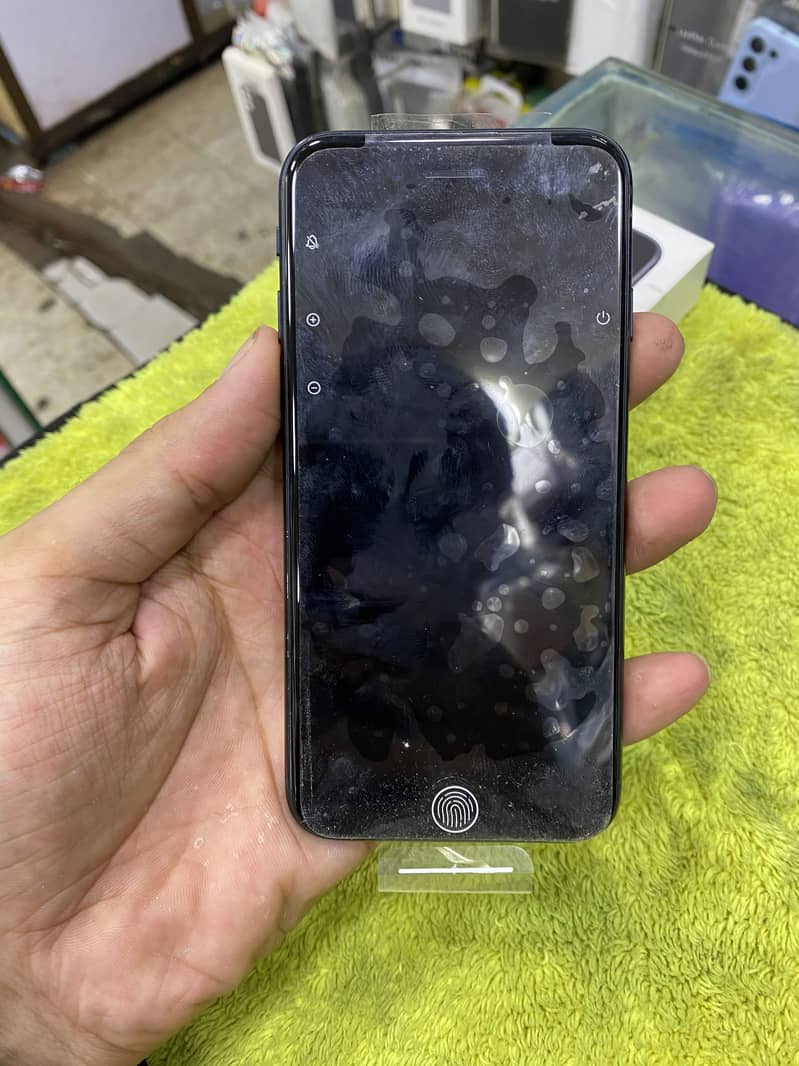 Apple iPhone SE 8