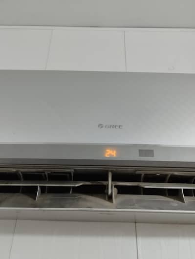 GREE 1 TON AC