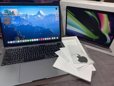 macbook M1 pro 13 inch with complete box 10/10