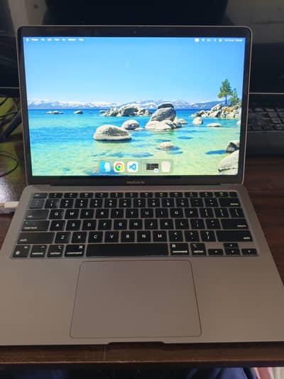 MacBook Air 2020-8GB & 256 GB