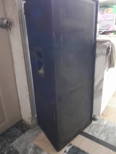 ps4 box pair  condition 10/ 10 onlny sapekar