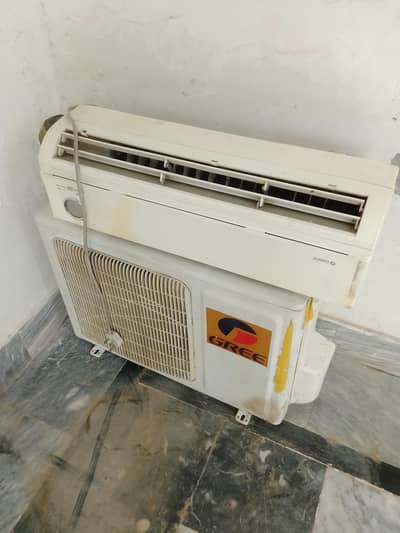 Gree ac only 8 months used