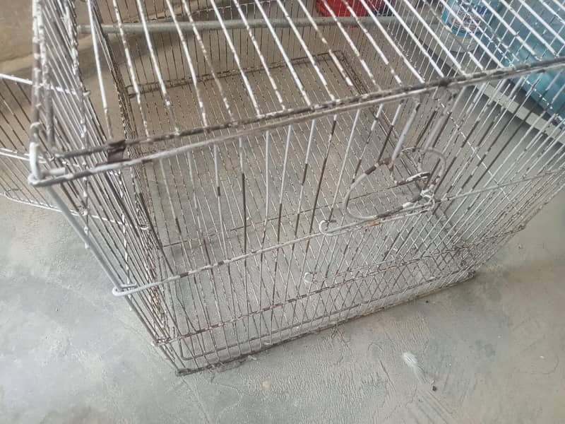 2 Cages 0
