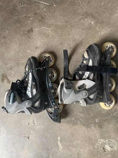 Skating shoes