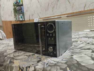 microwave oven