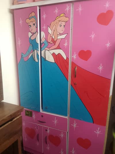 Kids Bed + wardrobe